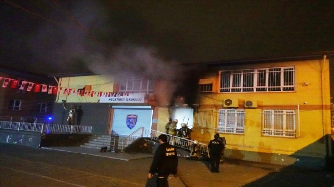 İzmir de okulda korkutan yangın!