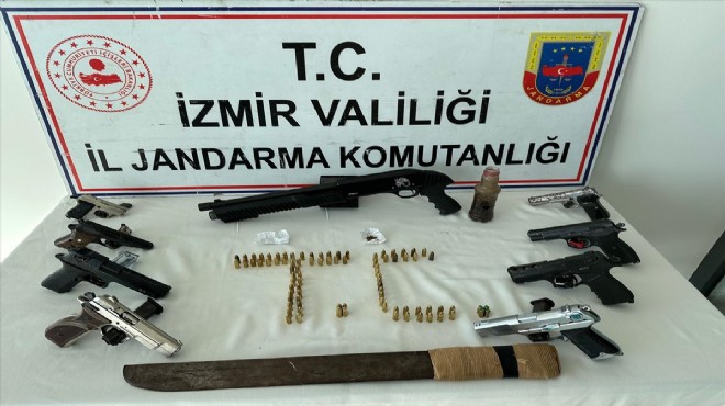 İzmir de ruhsatsız silah baskını: 3 gözaltı!