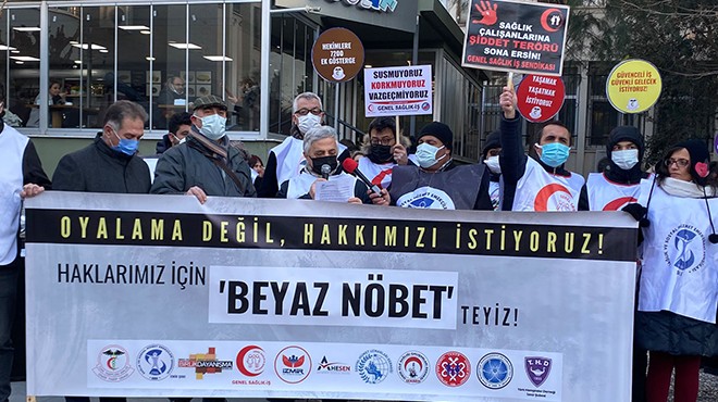 İzmir’de sağlık çalışanlarından ‘Beyaz Nöbet’