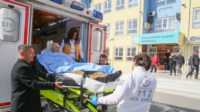 İzmir’de sandıklara ambulanslı servis