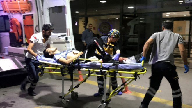 İzmir de sokak ortasında döner bıçaklı kavga: 3 kişi yaralandı