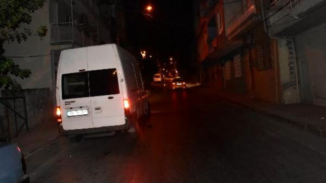 İzmir de sokak ortasında silahlı saldırı!