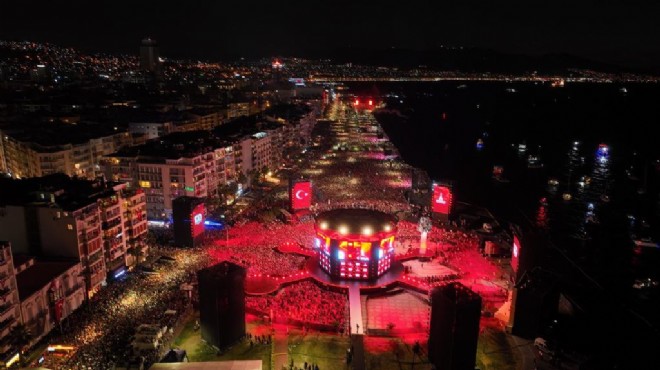 İzmir de tarihe geçen kutlama!