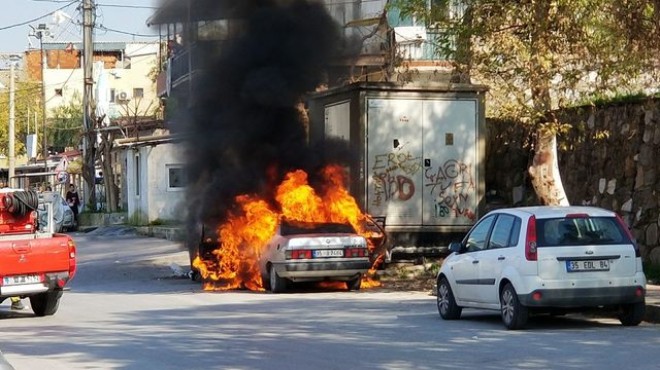 İzmir de teyp hırsızları araba yaktı!