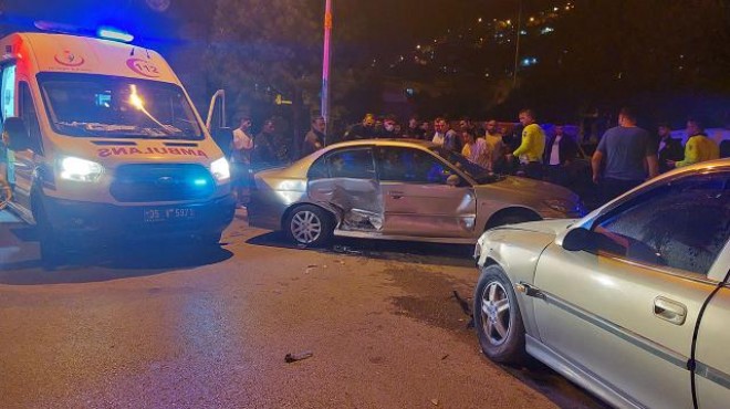 İzmir de gece yarısı feci kaza: 2 si çocuk 6 yaralı