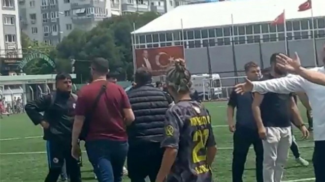 İzmir de utanç: Taraftarlardan kadın futbolculara saldırı!