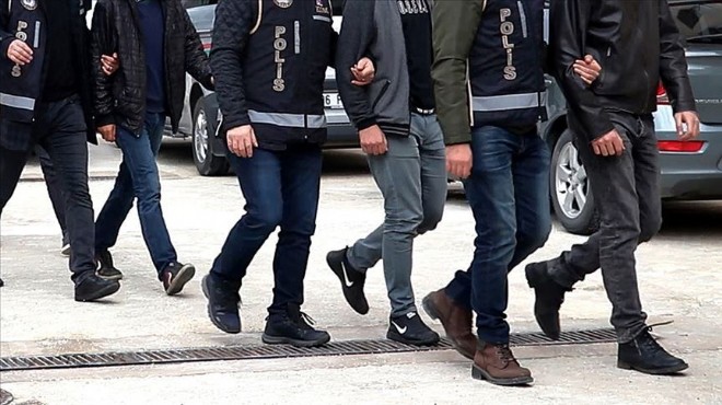 İzmir de uyuşturucu operasyonunda 3 kişi yakalandı