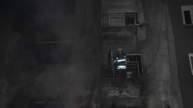 İzmir de yangın dehşeti: Yaşlı kadın dışarı çıkamayınca...