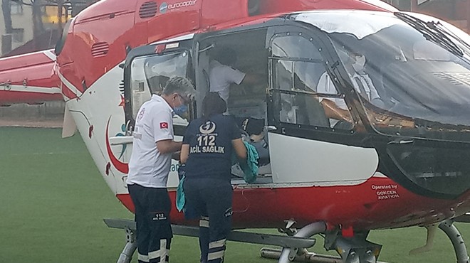 İzmir de yeni doğan bebek helikopterle kurtarıldı