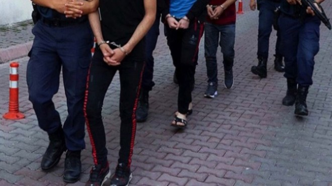 İzmir de zehir tacirlerine operasyon: 4 gözaltı