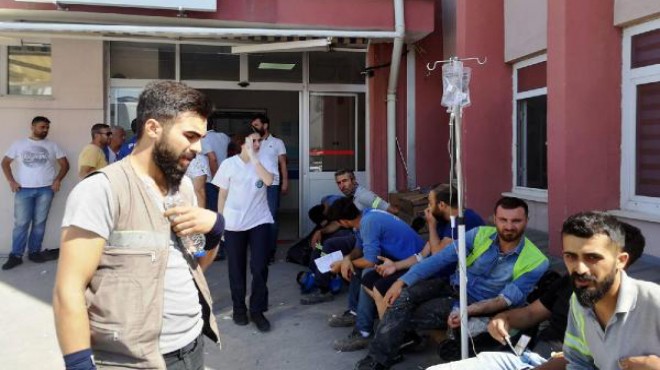 İzmir deki fabrikada panik: 700 işçi hastanelik!