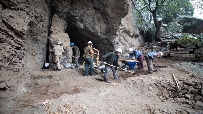 İzmir deki mağaradan çıktı... Tam 14 bin yıllık insan izi!