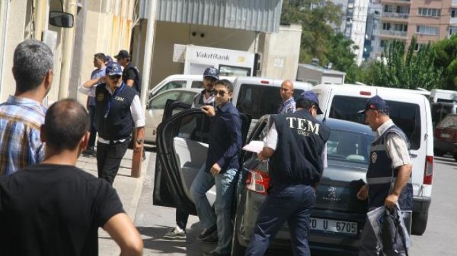 İzmir deki paralel yapı davasında polisten  tabut  çıkışı!