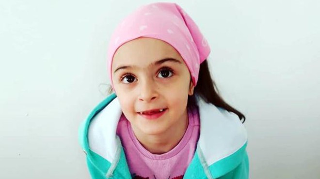 İzmir deki restoranda yemek yedikten sonra fenalaştılar... 6 yaşındaki Melisa kurtarılamadı!