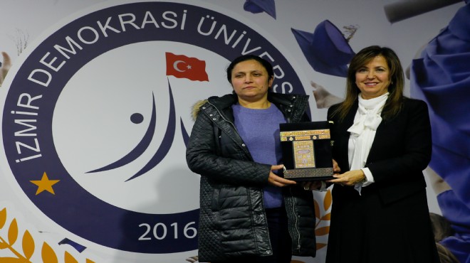 İzmir deki üniversiteden anlamlı ödül