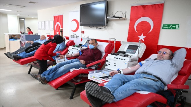 İzmir den deprem bölgesine kan bağışı