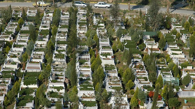 İzmir e 5 yeni mezarlık geliyor!