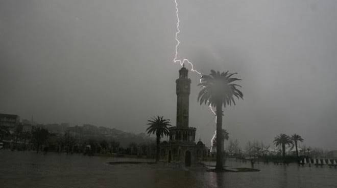 İzmir e kuvvetli yağış uyarısı!