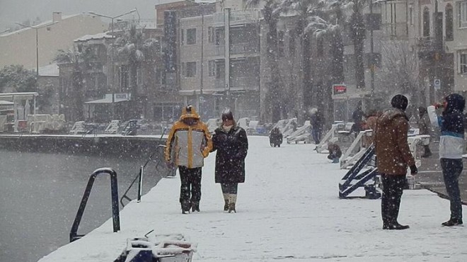 İzmir in kıyı ilçeleri dikkat! Kar geliyor