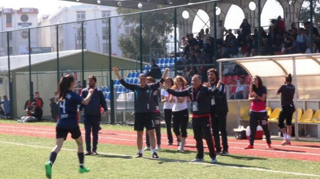 İzmir in prensesleri 6 golle şampiyonluğa göz kırptı