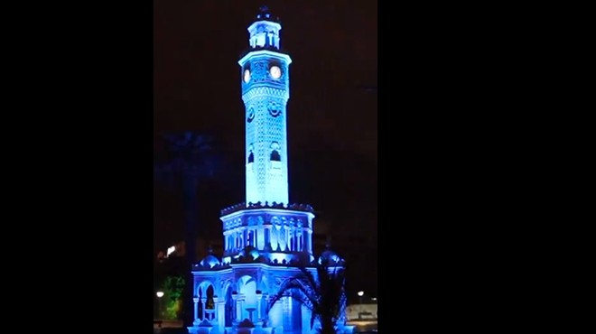 İzmir’in simgesi maviye boyandı!