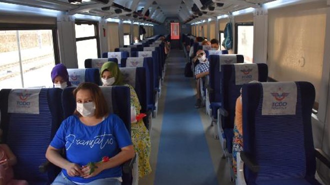 İzmir Mavi Treni 15 ay sonra yeniden yola çıktı