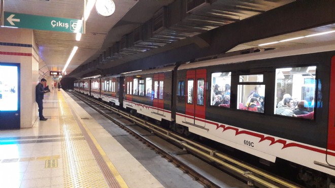 İzmir metrosunda ücretsiz internet dönemi