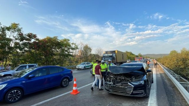 İzmir Otoyolu nda zincirleme kaza: 15 araç karıştı!