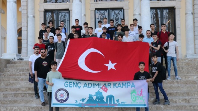 İzmir polisi 37 öğrenciyi Çanakkale gezisine gönderdi