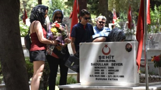 İzmir Şehitliği nde hüzünlü bayram