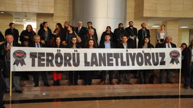 İzmirli avukatlar terörü kınadı