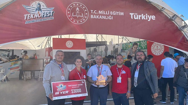 İzmirli öğretmenler, TEKNOFEST ten ödülle döndü