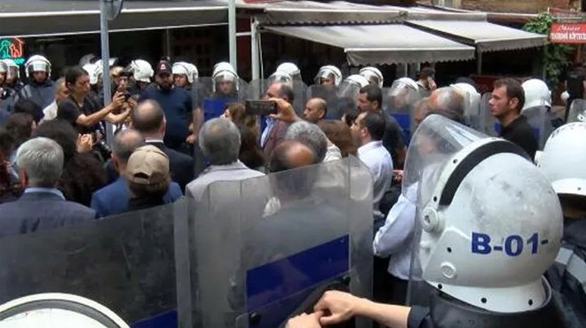 Kadıköy deki izinsiz yürüyüşe 2 tutuklama!