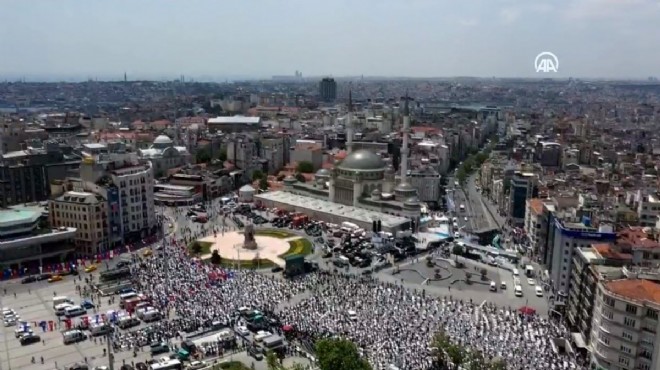 Kalabalık taştı: Taksim Camii ibadete açıldı