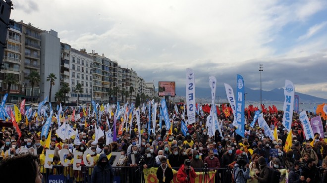 İzmir de  geçinemiyoruz  mitingi... Binlerce emekçi Gündoğdu ya akın etti!