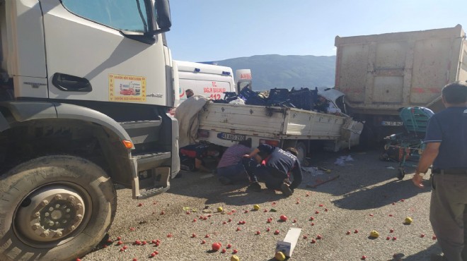 Kamyonet hafriyat kamyonuna çarptı: 1 ölü, 1 yaralı