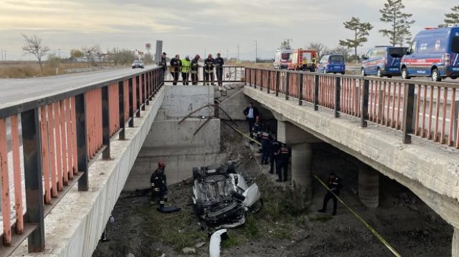Kanala uçan otomobilde 3 kişi öldü!