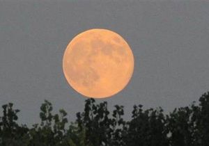Bu gece ’Süper Ay’da kanlı tutulma var