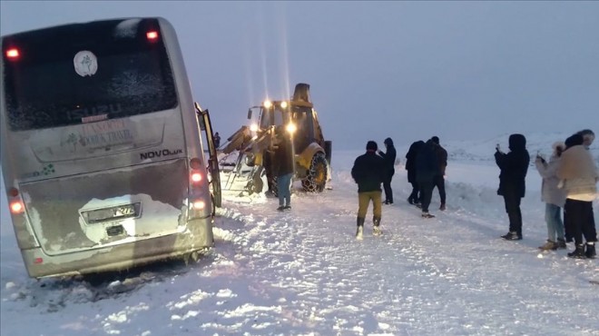 Kar esareti: Mahsur kalan 30 kişi kurtarıldı!