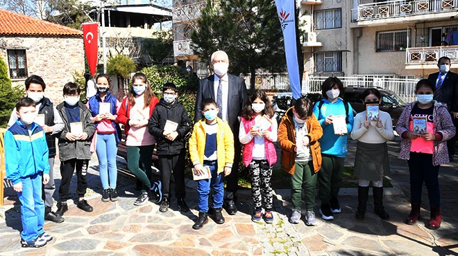 Karabağlar da Kütüphane Haftası kutlaması
