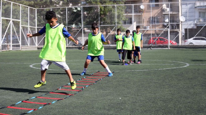 Karabağlar da yaz spor okulları dolu dolu geçiyor