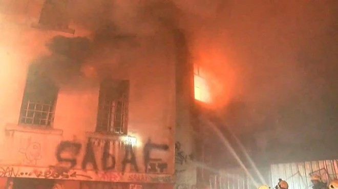 Karaköy deki Ermeni kilisesinde yangın