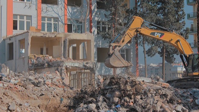 Karşıyaka Eski Devlet Hastanesi nde yıkım zamanı!