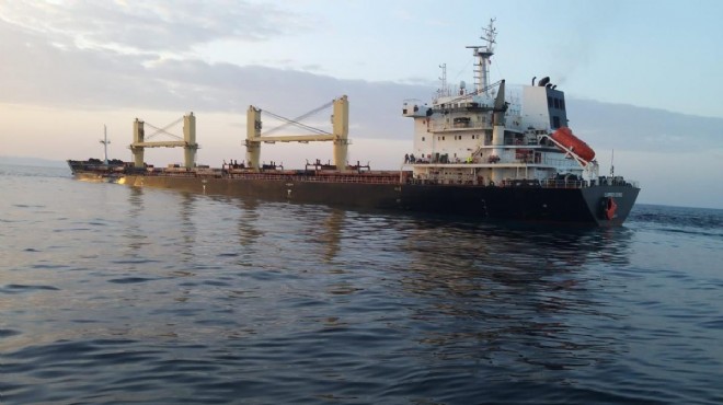 Kazada hasar gören yük gemisi İzmir e getirildi