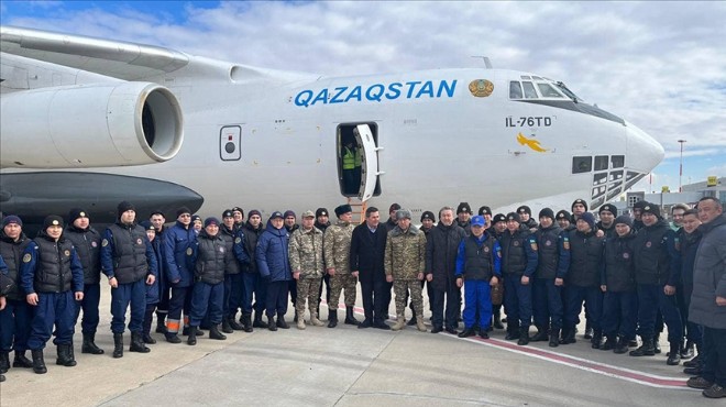 Kazakistan’ın arama kurtarma ekibi Türkiye’de