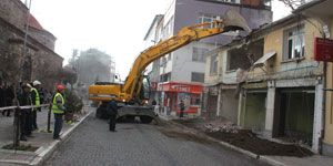 Bergama’nın çehresi değişiyor: Eski işyerlerinin yıkıldı