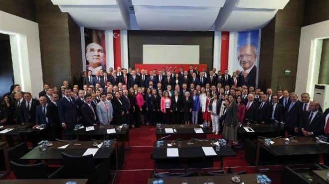Kılıçdaroğlu, yeni milletvekilleri ile buluştu