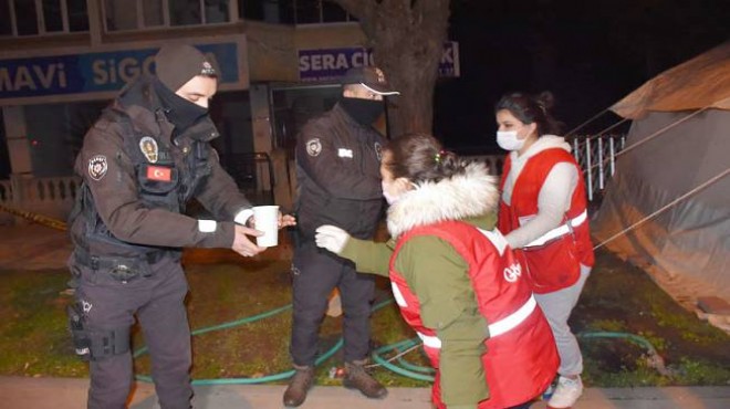 Kızılay dan kısıtlamada görev yapan polis ve bekçilere çorba ikramı