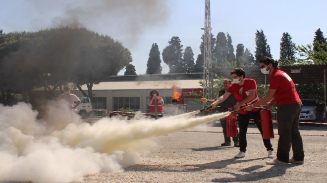 Kızılay gönüllülerine yangın söndürme eğitimi