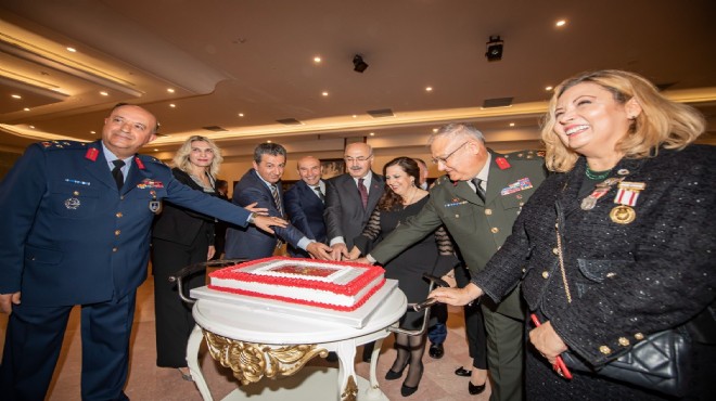 KKTC nin 39. kuruluş yıl dönümü İzmir de kutlandı